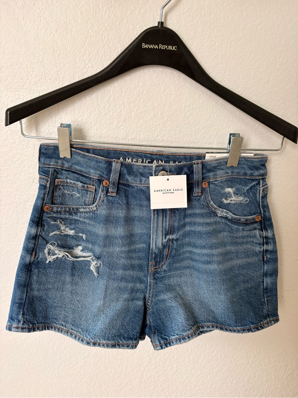 American Eagle Outfitters Women's Distressed Denim Shorts - Blue NWT